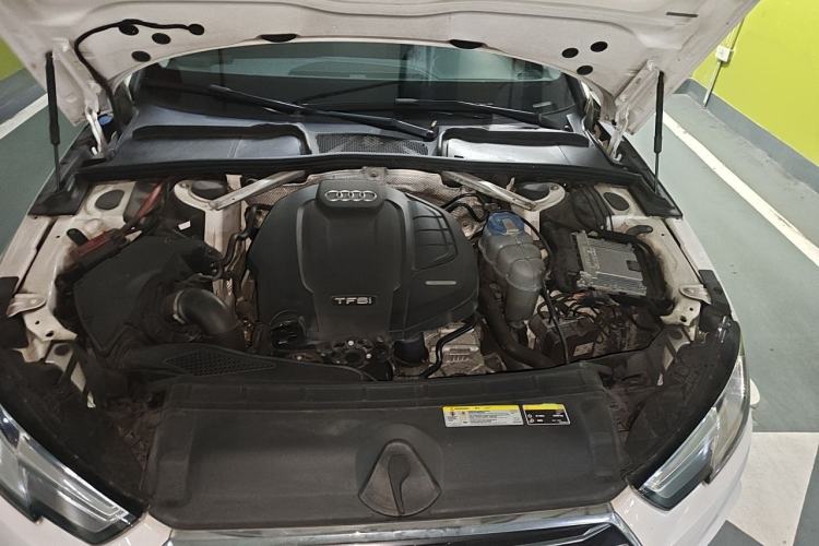 Used Audi A4L 2018 30th Anniversary Edition 40 TFSI Fashion Model Engine Bay