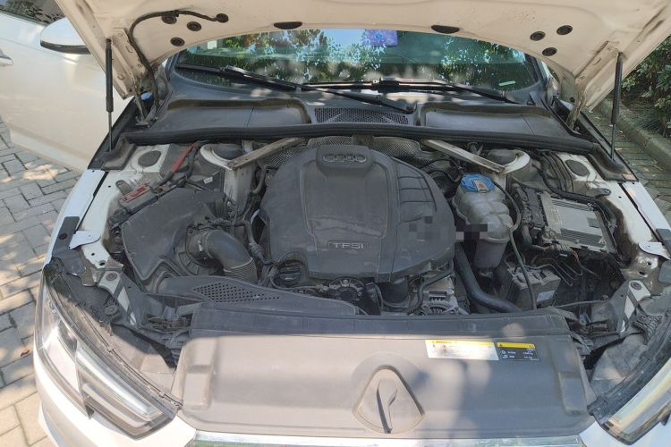 Used Audi A4L 2018 30th Anniversary Edition 40 TFSI Trendy Model Engine Bay