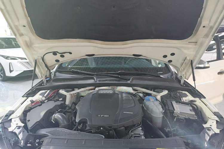Used Audi A4L 2018 30th Anniversary Edition 40 TFSI Trendy Model Engine Bay