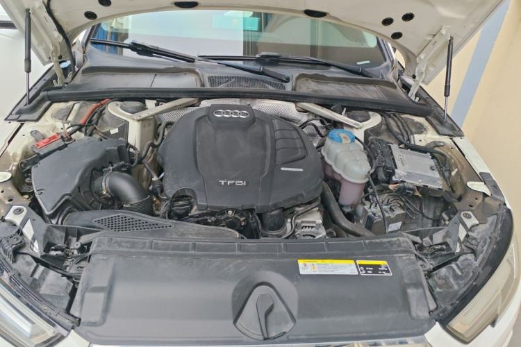 Used Audi A4L 2018 30th Anniversary Edition 40 TFSI Fashion Model Engine Bay