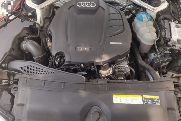 Used Audi A4L 2018 30th Anniversary Edition 40 TFSI Fashion Model Engine Bay