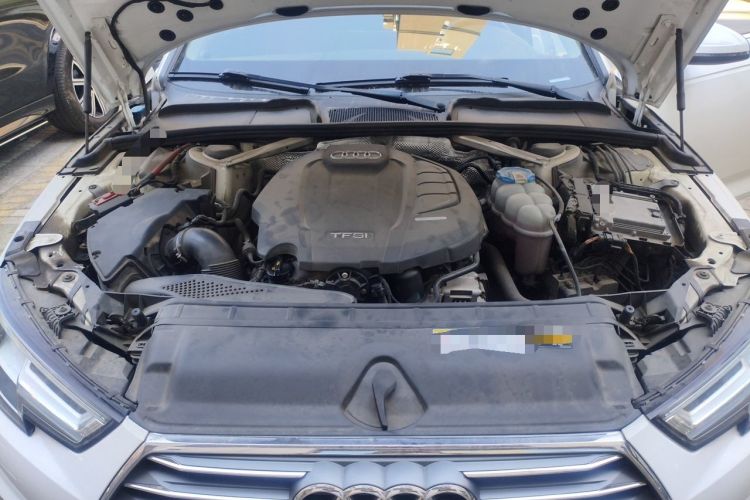 Used Audi A4L 2018 30th Anniversary Edition 40 TFSI Fashion Model Engine Bay