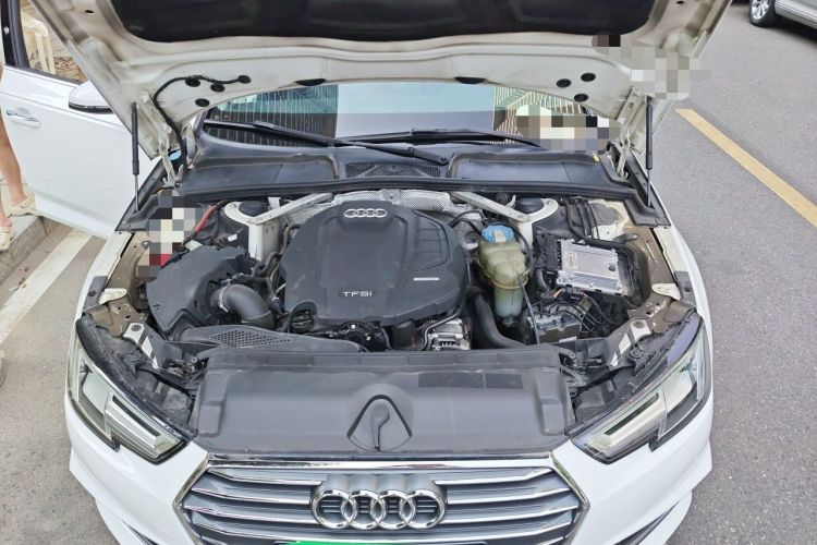Used Audi A4L 2018 30th Anniversary Edition 40 TFSI Fashion Model Engine Bay