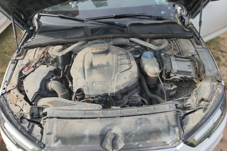 Used Audi A4L 2018 30th Anniversary Edition 40 TFSI Fashion Model Engine Bay
