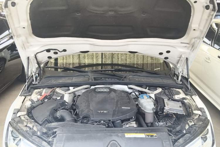 Used Audi A4L 2018 30th Anniversary Edition 40 TFSI Trendy Model Engine Bay