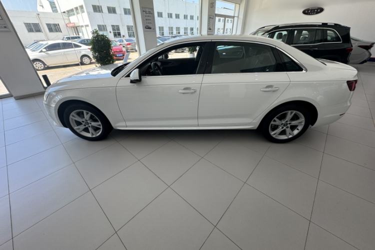 Used Audi A4L 2018 30th Anniversary Edition 40 TFSI Trendy Model Exterior 2