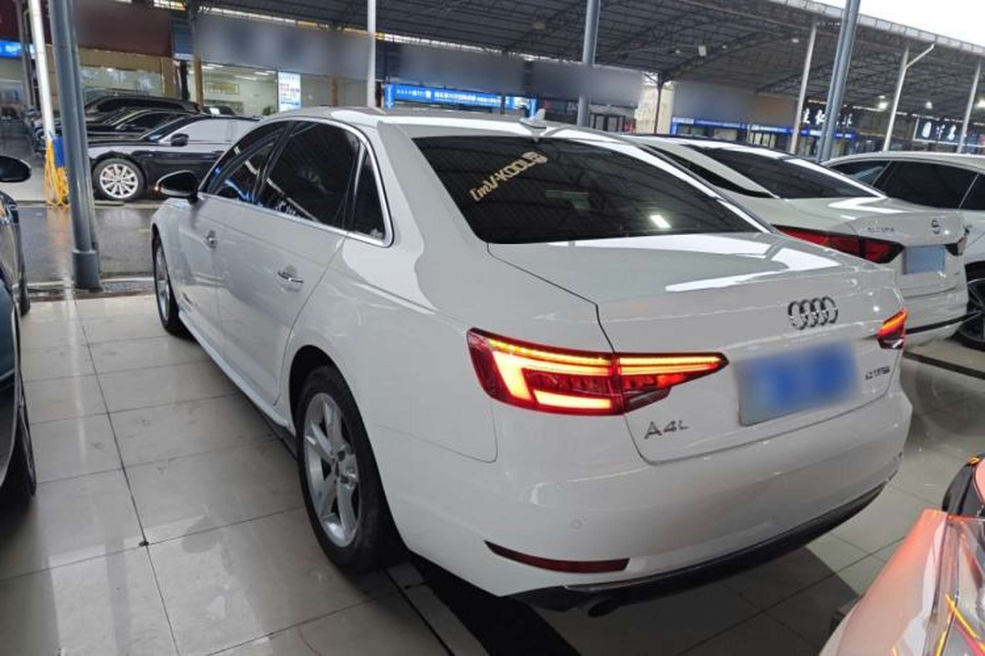Used Audi A4L 2018 30th Anniversary Edition 30 TFSI Ambition Model Exterior 2