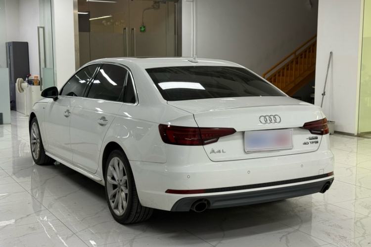 Used Audi A4L 2018 30th Anniversary Edition 40 TFSI Fashion Model Exterior 2