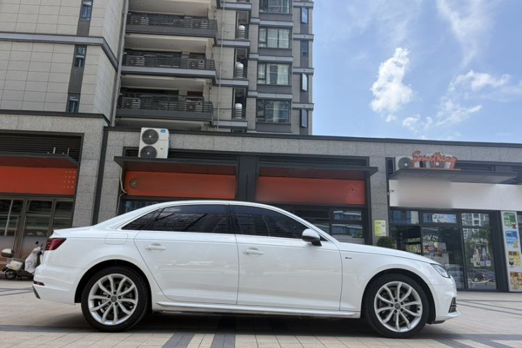 Used Audi A4L 2018 30th Anniversary Edition 40 TFSI Fashion Model Exterior 2