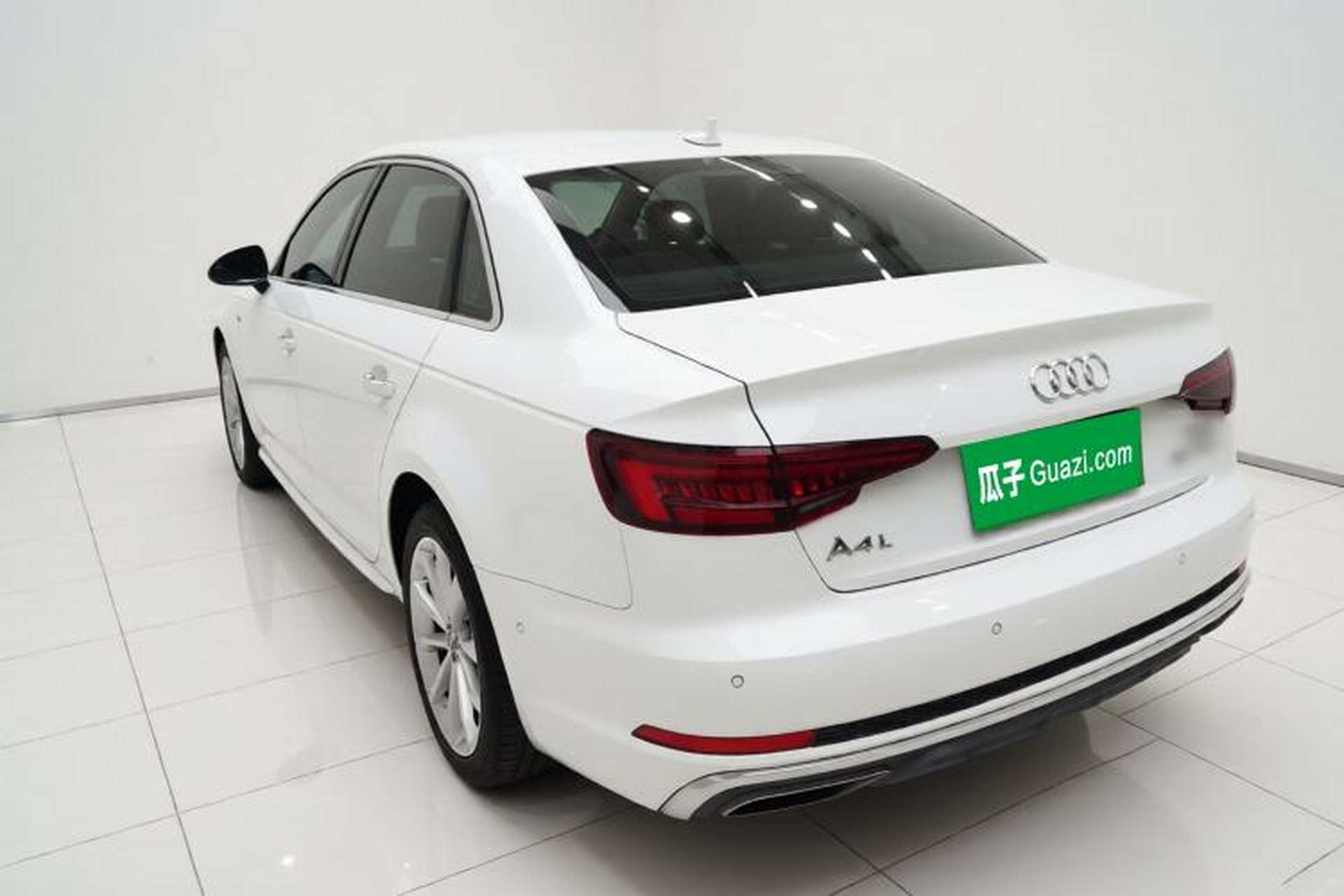 Used Audi A4L 2018 30th Anniversary Edition 40 TFSI Fashion Model Exterior 3