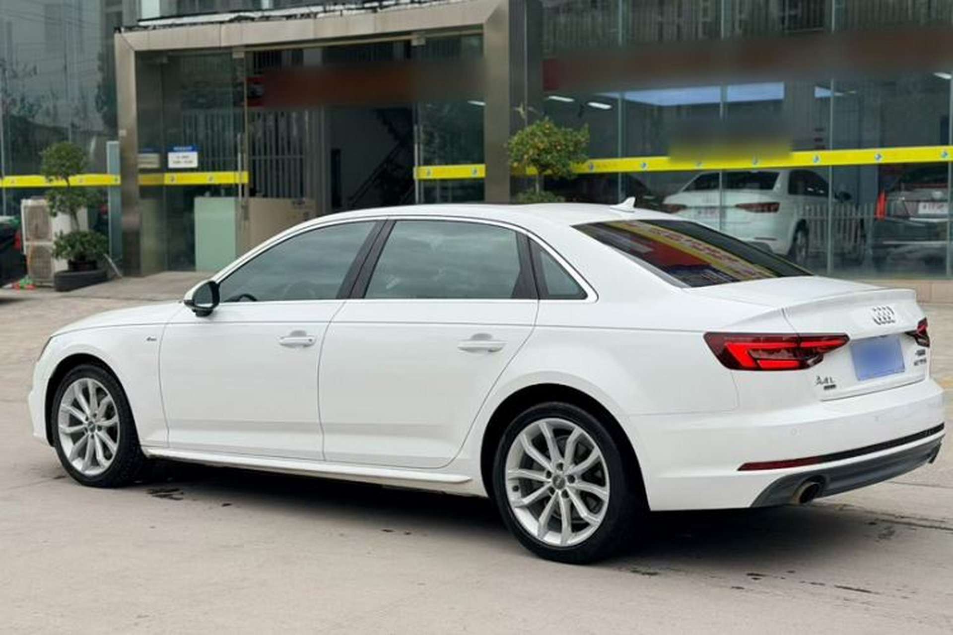 Used Audi A4L 2018 30th Anniversary Edition 40 TFSI Fashion Model Exterior 3