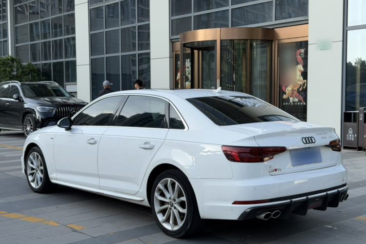Used Audi A4L 2018 30th Anniversary Edition 40 TFSI Fashion Model Exterior 3