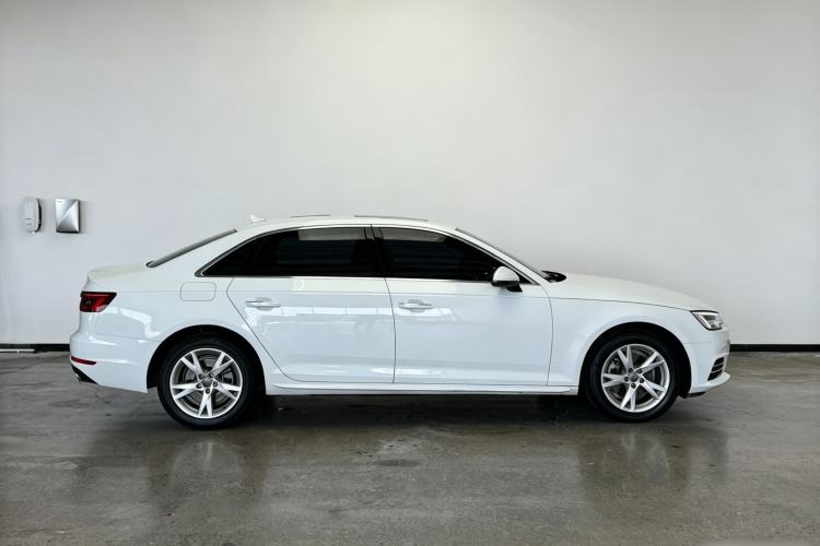 Used Audi A4L 2018 30th Anniversary Edition 40 TFSI Trendy Model Exterior 3