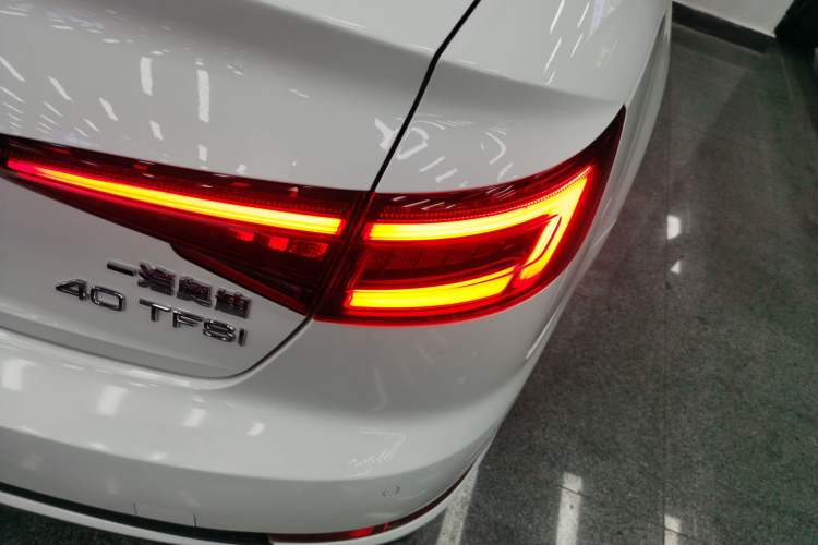 Used Audi A4L 2018 30th Anniversary Edition 40 TFSI Trendy Model Exterior 3