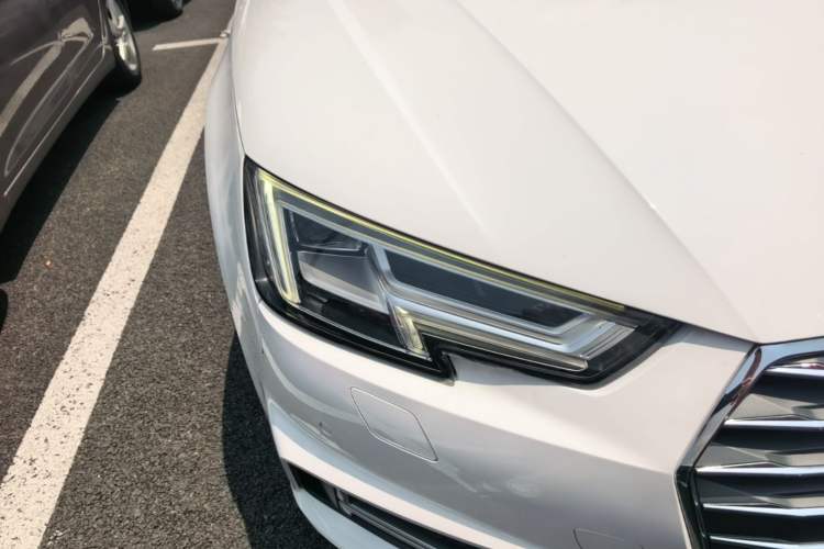 Used Audi A4L 2018 30th Anniversary Edition 40 TFSI Fashion Model Exterior 3
