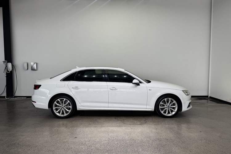 Used Audi A4L 2018 30th Anniversary Edition 40 TFSI Fashion Model Exterior 3