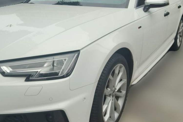 Used Audi A4L 2018 30th Anniversary Edition 40 TFSI Fashion Model Exterior 3