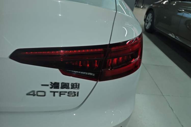Used Audi A4L 2018 30th Anniversary Edition 40 TFSI Trendy Model Exterior 3