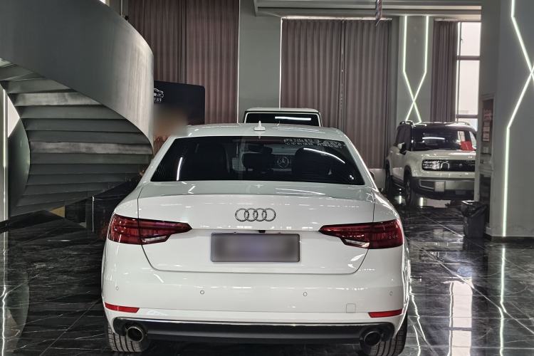 Used Audi A4L 2018 30th Anniversary Edition 40 TFSI Trendy Model Exterior 4