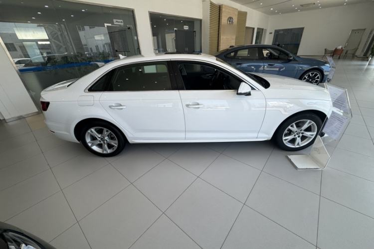 Used Audi A4L 2018 30th Anniversary Edition 40 TFSI Trendy Model Exterior 4