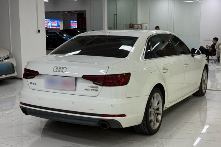 Used Audi A4L 2018 30th Anniversary Edition 40 TFSI Fashion Model Exterior 4