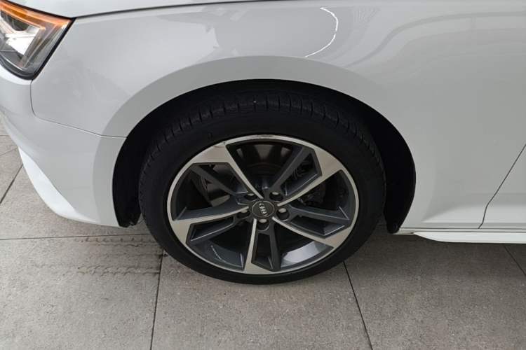 Used Audi A4L 2018 30th Anniversary Edition 40 TFSI Trendy Model Exterior 4