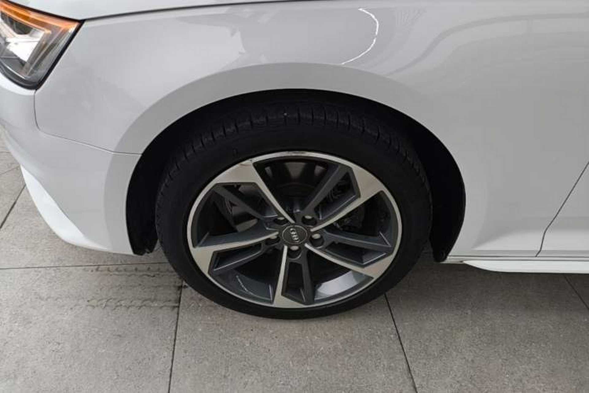 Used Audi A4L 2018 30th Anniversary Edition 40 TFSI Trendy Model Exterior 4
