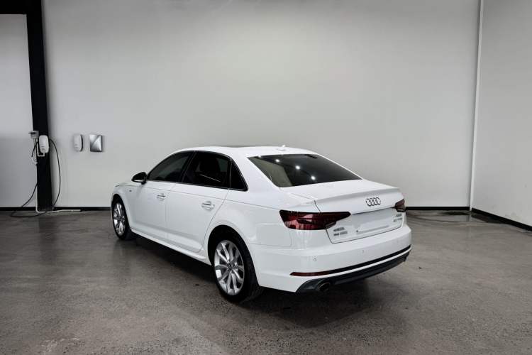 Used Audi A4L 2018 30th Anniversary Edition 40 TFSI Fashion Model Exterior 4