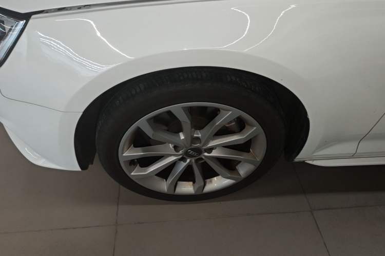 Used Audi A4L 2018 30th Anniversary Edition 40 TFSI Trendy Model Exterior 4