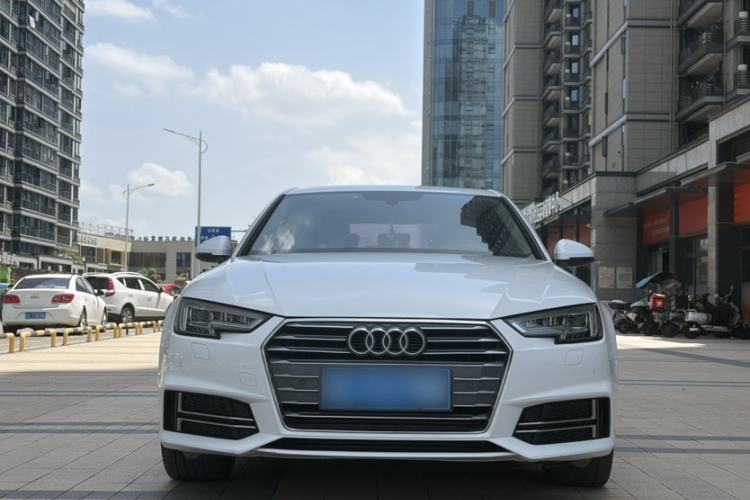 Used Audi A4L 2018 30th Anniversary Edition 40 TFSI Fashion Model Exterior 4