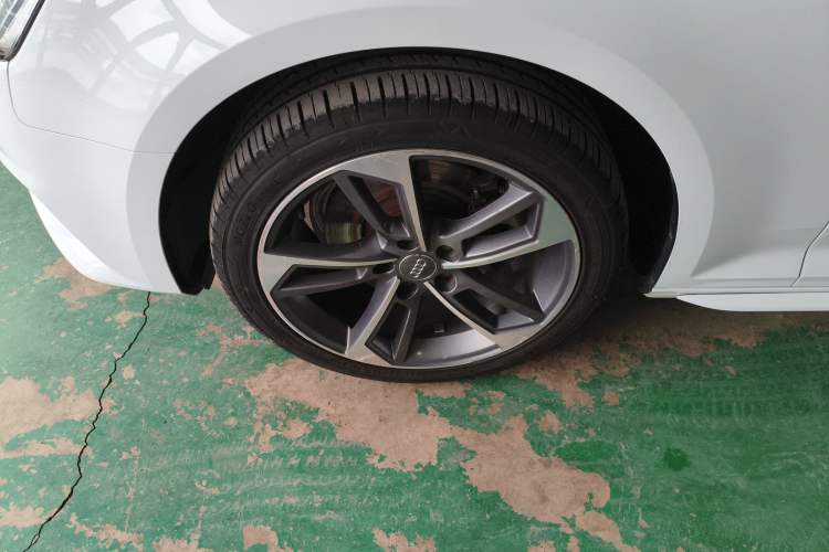 Used Audi A4L 2018 30th Anniversary Edition 40 TFSI Trendy Model Exterior 4