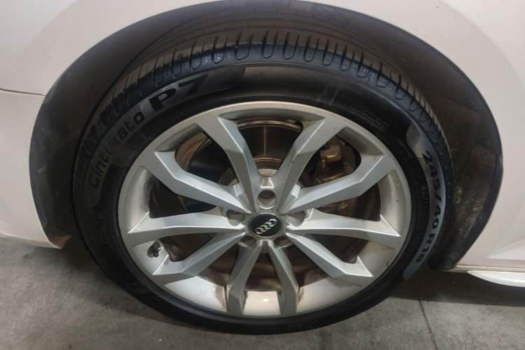 Used Audi A4L 2018 30th Anniversary Edition 40 TFSI Fashion Model Exterior 4