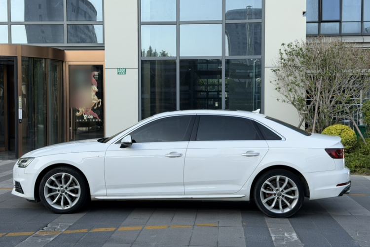 Used Audi A4L 2018 30th Anniversary Edition 40 TFSI Fashion Model Exterior 5