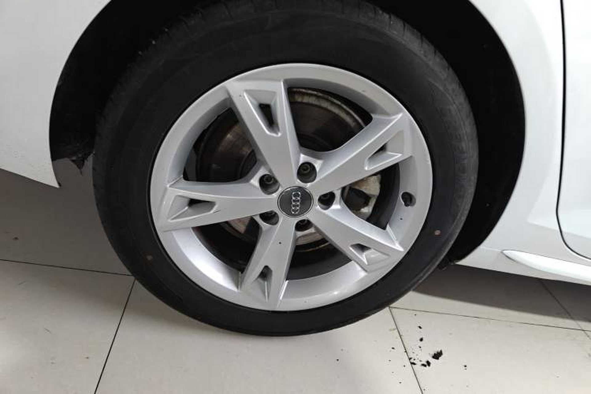 Used Audi A4L 2018 30th Anniversary Edition 30 TFSI Ambition Model Exterior 5