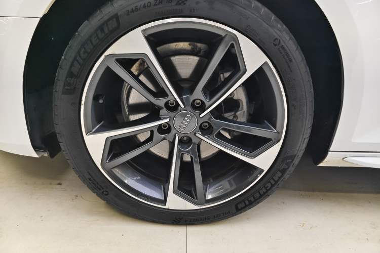 Used Audi A4L 2018 30th Anniversary Edition 40 TFSI Fashion Model Exterior 5