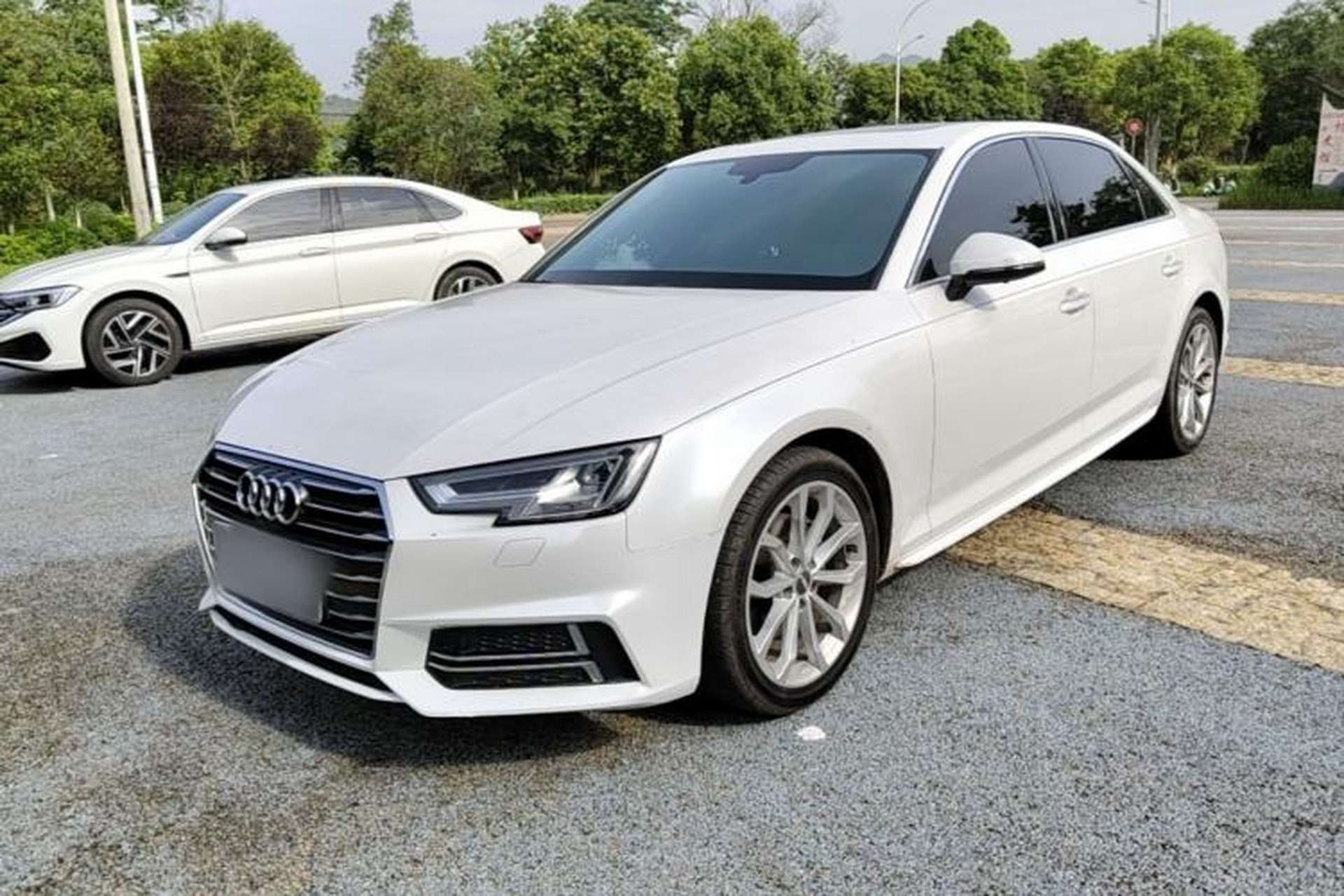 Used Audi A4L 2018 30th Anniversary Edition 40 TFSI Trendy Model Front Left 45 Deg
