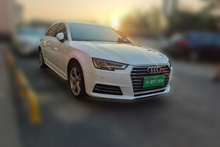 Used Audi A4L 2018 30th Anniversary Edition 40 TFSI Trendy Model Front Right 45 Deg