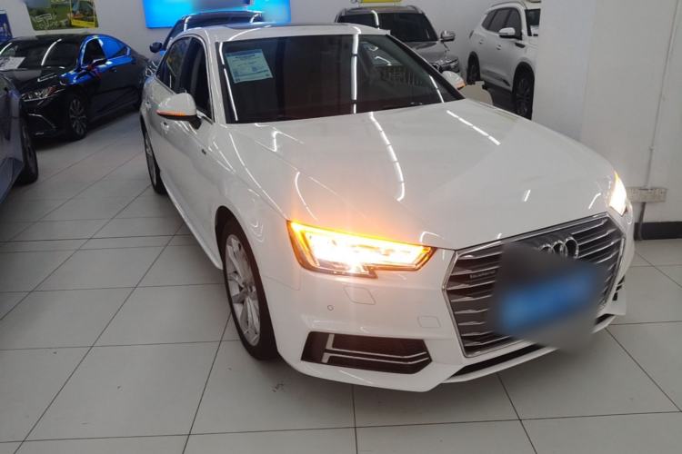 Used Audi A4L 2018 30th Anniversary Edition 40 TFSI Fashion Model Front Right 45 Deg