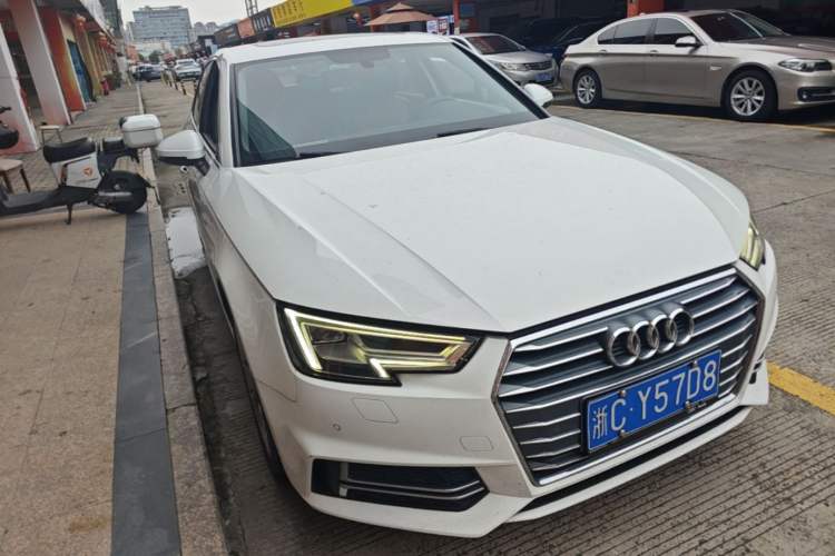 Used Audi A4L 2018 30th Anniversary Edition 40 TFSI Fashion Model Front Right 45 Deg
