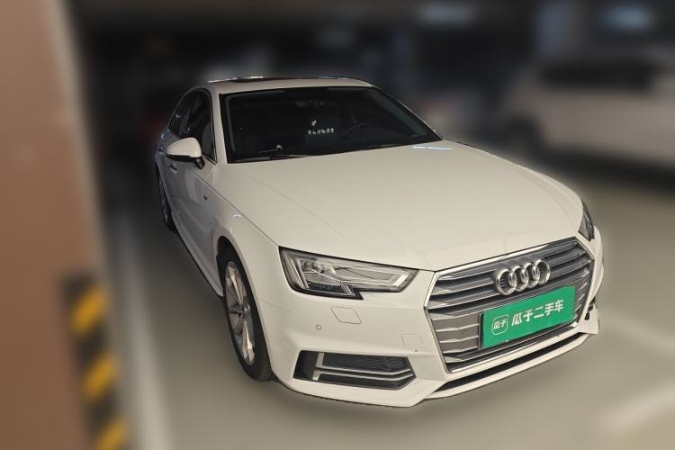 Used Audi A4L 2018 30th Anniversary Edition 40 TFSI Fashion Model Front Right 45 Deg
