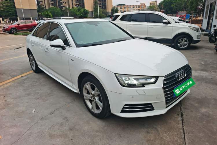 Used Audi A4L 2018 30th Anniversary Edition 40 TFSI Trendy Model Front Right 45 Deg