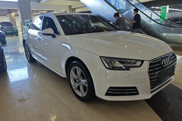 Used Audi A4L 2018 30th Anniversary Edition 40 TFSI Trendy Model Front Right 45 Deg