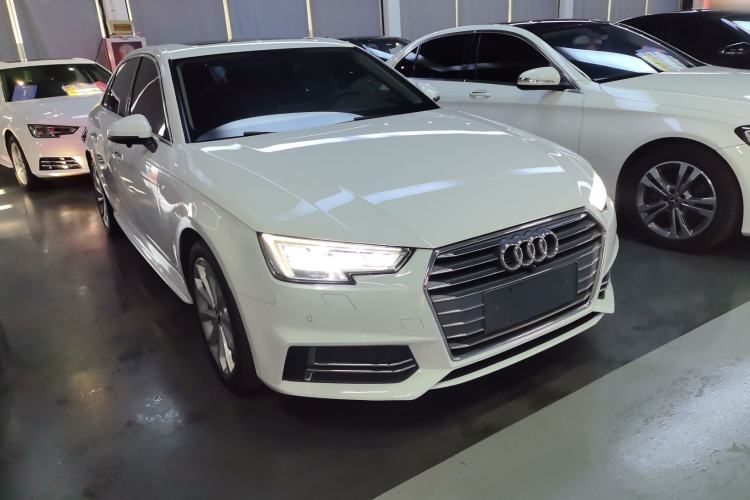 Used Audi A4L 2018 30th Anniversary Edition 40 TFSI Fashion Model Front Right 45 Deg
