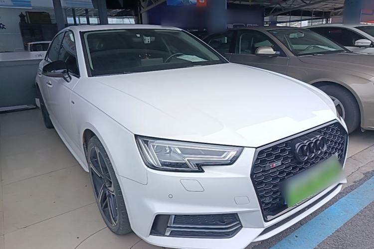 Used Audi A4L 2018 30th Anniversary Edition 40 TFSI Fashion Model Front Right 45 Deg