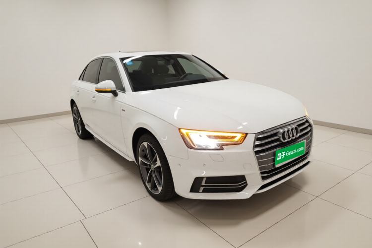 Used Audi A4L 2018 30th Anniversary Edition 40 TFSI Sport Edition Front Right 45 Deg