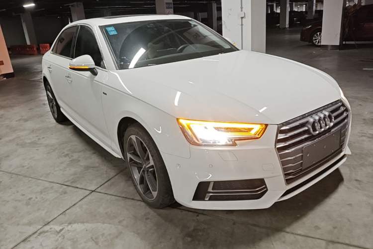 Used Audi A4L 2018 30th Anniversary Edition 40 TFSI Sport Edition Front Right 45 Deg