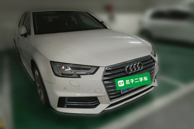 Used Audi A4L 2018 30th Anniversary Edition 40 TFSI Fashion Model Front Right 45 Deg
