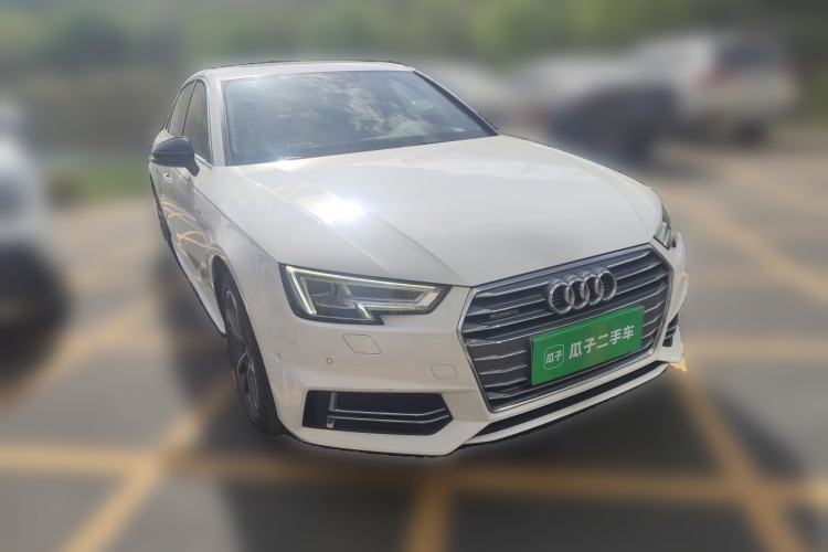 Used Audi A4L 2018 30th Anniversary Edition 45 TFSI quattro Sport model Front Right 45 Deg