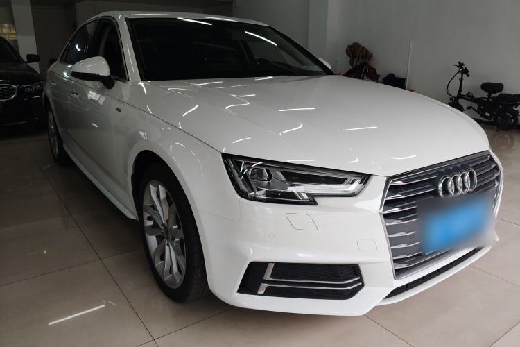 Used Audi A4L 2018 30th Anniversary Edition 40 TFSI Fashion Model Front Right 45 Deg