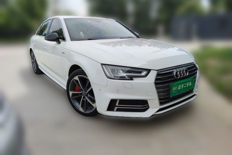 Used Audi A4L 2018 30th Anniversary Edition 45 TFSI quattro Sport model Front Right 45 Deg